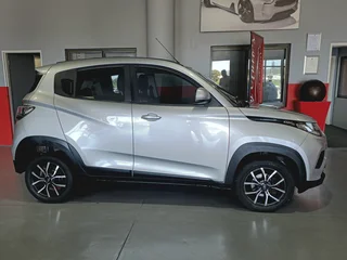 2019 Mahindra KUV100 1.2 K8&#43; NXT – petrol manual crossover – one owner, FSH – Brackenfell