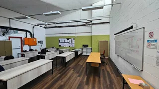 912 sq. meter Industrial in Beaconvale To Rent