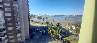 Harbour Views Await! 1-Bed Gem on Victoria Embankment