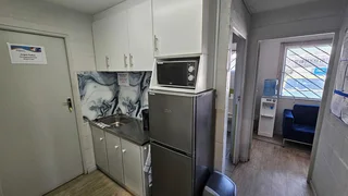 888 sq. meter Industrial in Beaconvale To Rent