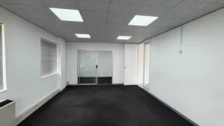 165m² Office to rent Sunninghill