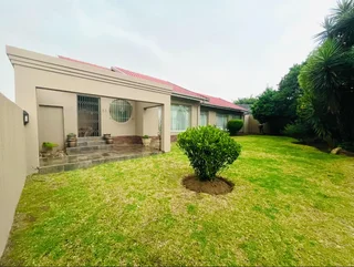 Stylish Four-Bedroom Home with Pool, Solar & Staff Quarters in Randhart