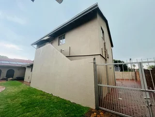 Stylish Four-Bedroom Home with Pool, Solar &amp; Staff Quarters in Randhart