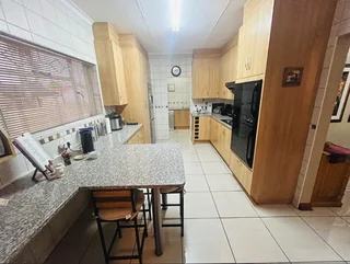 Stylish Four-Bedroom Home with Pool, Solar &amp; Staff Quarters in Randhart