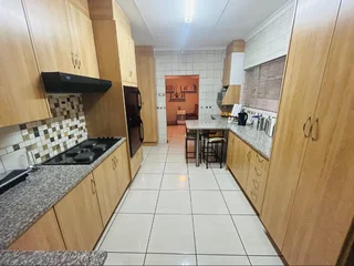 Stylish Four-Bedroom Home with Pool, Solar &amp; Staff Quarters in Randhart