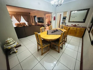Stylish Four-Bedroom Home with Pool, Solar &amp; Staff Quarters in Randhart