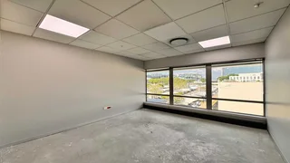 947 sqm Office to Let in Sandton