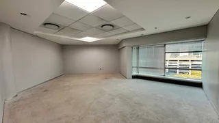 947 sqm Office to Let in Sandton