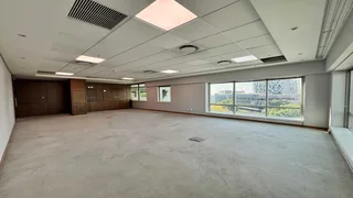 947 sqm Office to Let in Sandton