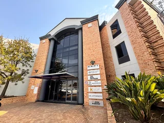 143 sqm Office to Let in Sandton