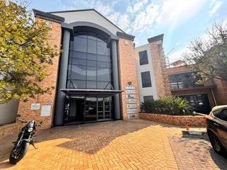 143 sqm Office to Let in Sandton