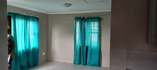 Cozy, Freestanding 3-Bedroom And 2-Bath House In Secure Complex