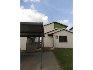 Cozy, Freestanding 3-Bedroom And 2-Bath House In Secure Complex