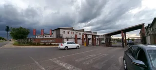 Cozy, Freestanding 3-Bedroom And 2-Bath House In Secure Complex