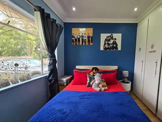 Modern Family Comfort with Pool, Solar &amp; Entertainer’s Lapa in General Albertspark