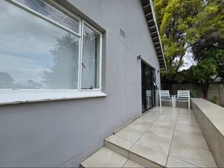 Modern Family Comfort with Pool, Solar &amp; Entertainer’s Lapa in General Albertspark