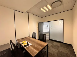 315 sqm Office to Let in Sandton