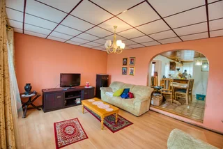 Elegant Facebrick Duplex with stylish interiors in Foresthaven for sale