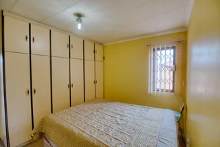 Elegant Facebrick Duplex with stylish interiors in Foresthaven for sale