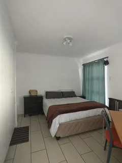 Chic Urban Living In The Heart Of Umhlanga - 3 bed , 3 bath with Double Balcony Views