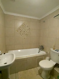 Chic Urban Living In The Heart Of Umhlanga - 3 bed , 3 bath with Double Balcony Views