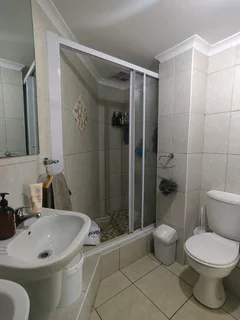 Chic Urban Living In The Heart Of Umhlanga - 3 bed , 3 bath with Double Balcony Views