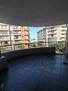 Chic Urban Living In The Heart Of Umhlanga - 3 bed , 3 bath with Double Balcony Views