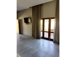 Charming 1-Bedroom And 1-Bathroom Cottage .   Ideal For Young Professionals