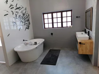 Charming 1-Bedroom And 1-Bathroom Cottage .   Ideal For Young Professionals