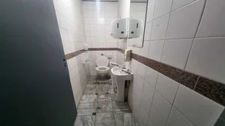 464 sqm B-Grade Warehouse &amp; Office Space for Rent