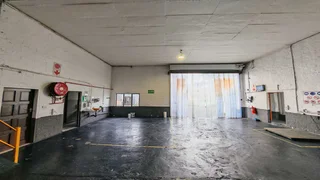 778m2 Standalone Warehouse For Sale in Springfield Park | Swindon Property