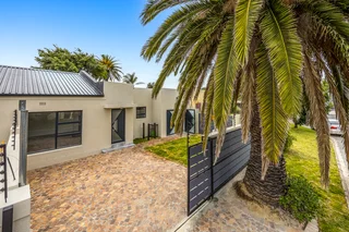 Modern 3-Bedroom Sectional Title Home in Edgemead