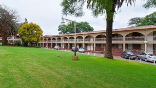 Secure 1-Bedroom Apartment In Villa Barcelona