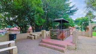 Secure 1-Bedroom Apartment In Villa Barcelona