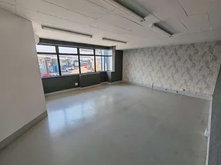 1&#39;616m2 Warehouse TO RENT/LET in Red Hill | Swindon Property