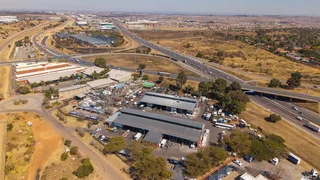 Free standing and Highway facing Industrial facility To Let