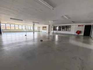 1&#39;616m2 Warehouse TO RENT/LET in Red Hill | Swindon Property