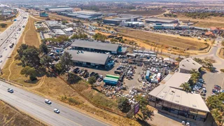 Free standing and Highway facing Industrial facility To Let