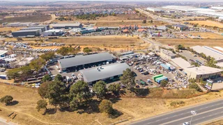 Free standing and Highway facing Industrial facility To Let