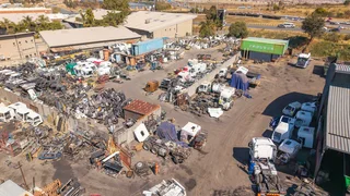 Free standing and Highway facing Industrial facility To Let