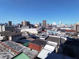 Reduced to sell in Durban Central! Hurry up!