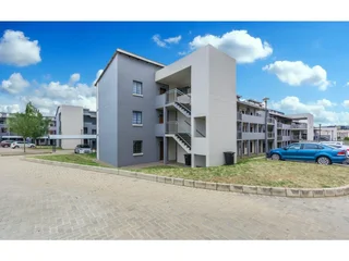 Secure 2-Bedroom And 1-Bathroom Apartment In Country View