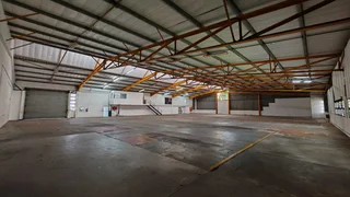 1&#39;125m2 Warehouse TO RENT/LET in Red Hill | Swindon Property