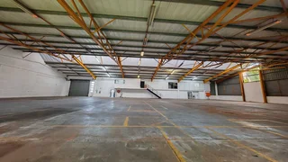 1&#39;125m2 Warehouse TO RENT/LET in Red Hill | Swindon Property