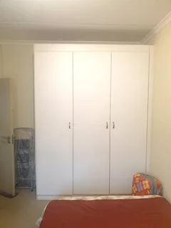 Charming 2-Bedroom Family Home in Secure Beverley Complex