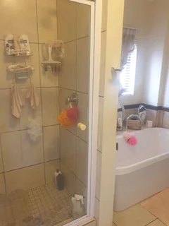 Charming 2-Bedroom Family Home in Secure Beverley Complex