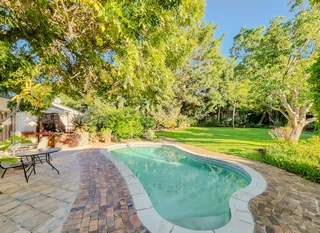 Excellent Opportunity! 3 Bed 3 Bath - House With 8 Flats !