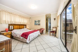 TRIPLE LIVING AT ITS BEST / DEVELOPMENT OPPORTUNITY