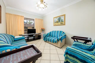 TRIPLE LIVING AT ITS BEST / DEVELOPMENT OPPORTUNITY