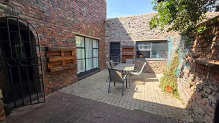 “Comfort, Space &amp; Convenience – 5-Bedroom Home with Multiple Garages”